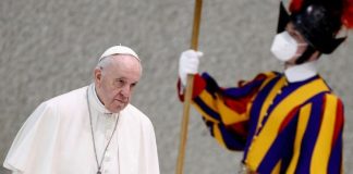 Ucrânia: Diplomacia de Kiev critica Papa por sugerir negociações com Putin