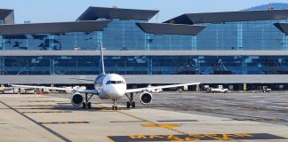 Hong Kong oferece meio milhão de bilhetes de avião para atrair turismo e negócios