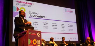 Seminário “Políticas e Desafios Educacionais – A Escola em Transformação” lotou Teatro Sá da Bandeira