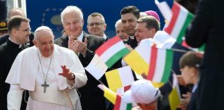 Papa defende acolhimento de imigrantes na viagem à Hungria