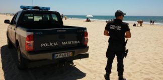 Detido homem suspeito de importunação sexual de menores em praia da Caparica