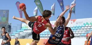 Portugueses com vitória e derrota na estreia do Europeu de andebol de praia