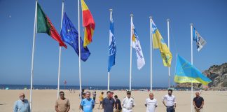 Bandeiras Azul, Praia Acessível e Qualidade de Ouro 2023 hasteadas na Praia da Nazaré