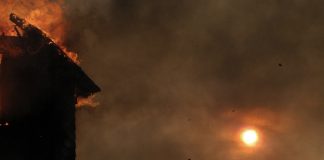 Situação dos incêndios na Grécia melhora, com três frentes ainda ativas