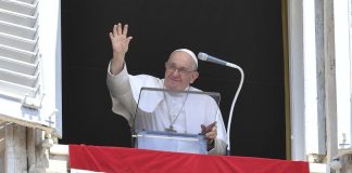 Ucrânia: Papa pede paz e diz que barulho das armas esconde tentativas de diálogo