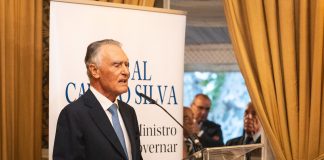 Durão Barroso ataca esquerda sectária que deseja a morte cívica de Cavaco Silva