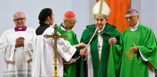Papa saúda povo da China a partir da vizinha Mongólia