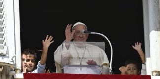 Papa anuncia encontro com crianças de todo o mundo para “aprender” com elas