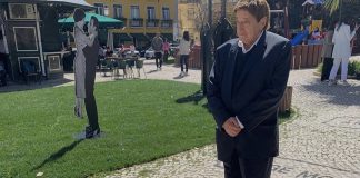 Morreu o encenador e ator Carlos Avilez, fundador do Teatro Experimental de Cascais