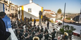 Maestros de oito nacionalidades discutem música para bandas em Leiria