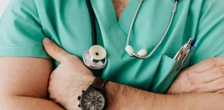 Sindicato dos médicos e Governo chegam a acordo com aumentos salariais médios de 10%