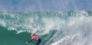Surfista Kelly Slater falha Peniche por lesão e é substituído por Matias Canhoto
