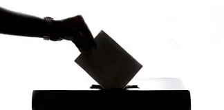 Eleições: Augusto Santos Silva apelou ao voto e disse que chuva é amiga