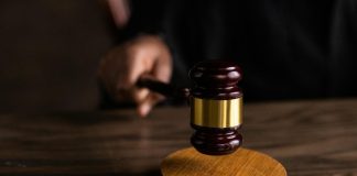 Oito arguidos acusados de fraude fiscal que lesou o Estado em mais de 750 mil euros