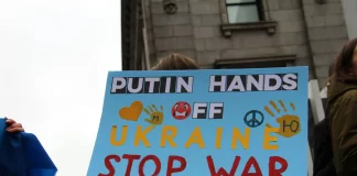 Ucrânia: Presidente suíça convida Putin para o diálogo antes de conferência de paz