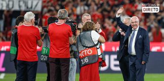 Sven-Göran Eriksson homenageado ao intervalo do jogo Benfica-Marselha