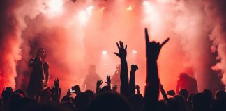 Mil músicos de rock pela primeira vez ao vivo em Portugal em setembro