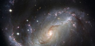 Telescópio espacial James Webb deteta galáxia longínqua, nunca antes descoberta