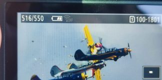 Dois aviões colidem e despenham-se no festival aéreo em Beja