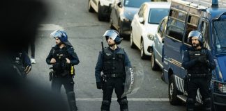 Manifestantes antifascistas e nacionalistas envolvem-se em confrontos em Lisboa