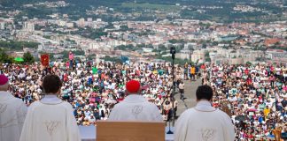 Cardeal Tolentino de Mendonça defende “Igreja Eucarística” contra “juízos que excluem”