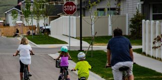 Maior comboio de alunos que usam bicicleta para a escola circula em Leiria