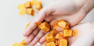 Apreendidas 120 caixas de rebuçados com cocaína no aeroporto de Maputo