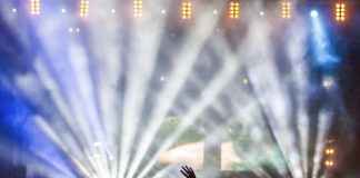 CEO da Astronomer em ‘Kiss‑Cam’ polémica num concerto dos Coldplay