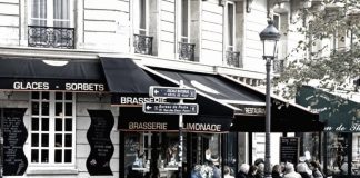 Embate de viatura contra esplanada em Paris faz 1 morto e 6 feridos