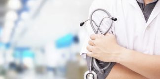 Médicos da emergência, saúde militar e prisões podem aderir à dedicação plena