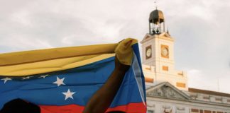 Venezuela: Comissão de direitos humanos concede proteção a gestor das redes sociais de jornal