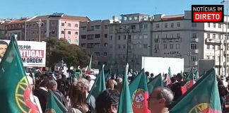 Ventura fala “em dia histórico” no arranque da manifestação do Chega contra “imigração descontrolada”