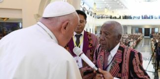 Timor/Papa: Francisco alerta timorenses para “crocodilos” que querem mudar identidade e história