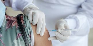 Vacinação contra a gripe bate recorde de adesão das pessoas com 85 e mais anos