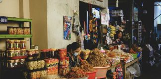 Macau proíbe importação de frango de Lisboa após casos de gripe aviária