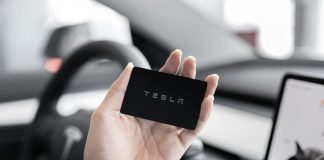 Musk recebe apoio de Trump na Casa Branca e promete duplicar produção da Tesla