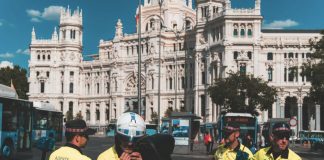 Polícia espanhola detém português suspeito de esfaquear outro em viagem de finalistas