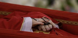 Reportagem: Óbito/Papa: Roma prepara-se para funeral e eleição do sucessor de Francisco