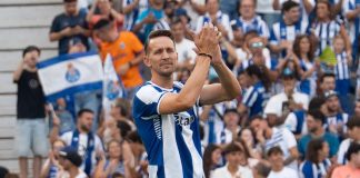 Luuk de Jong chega ao FC Porto como surpresa na apresentação oficial