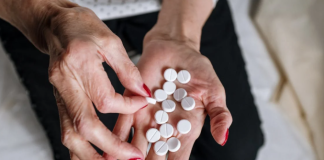 Desafio do paracetamol nas redes sociais coloca adolescentes em perigo, alertam especialistas