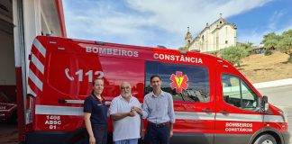 Presidente compra carro modesto e oferece ambulância