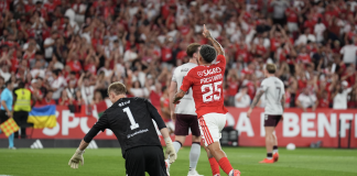 Benfica goleia Hearts e fica com um pé na próxima fase da Liga Europa