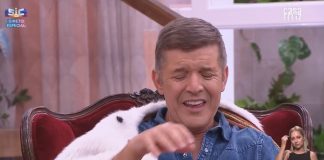 João Baião desaba em lágrimas em direto ao recordar os pais: “Hoje também é um dia particularmente difícil”